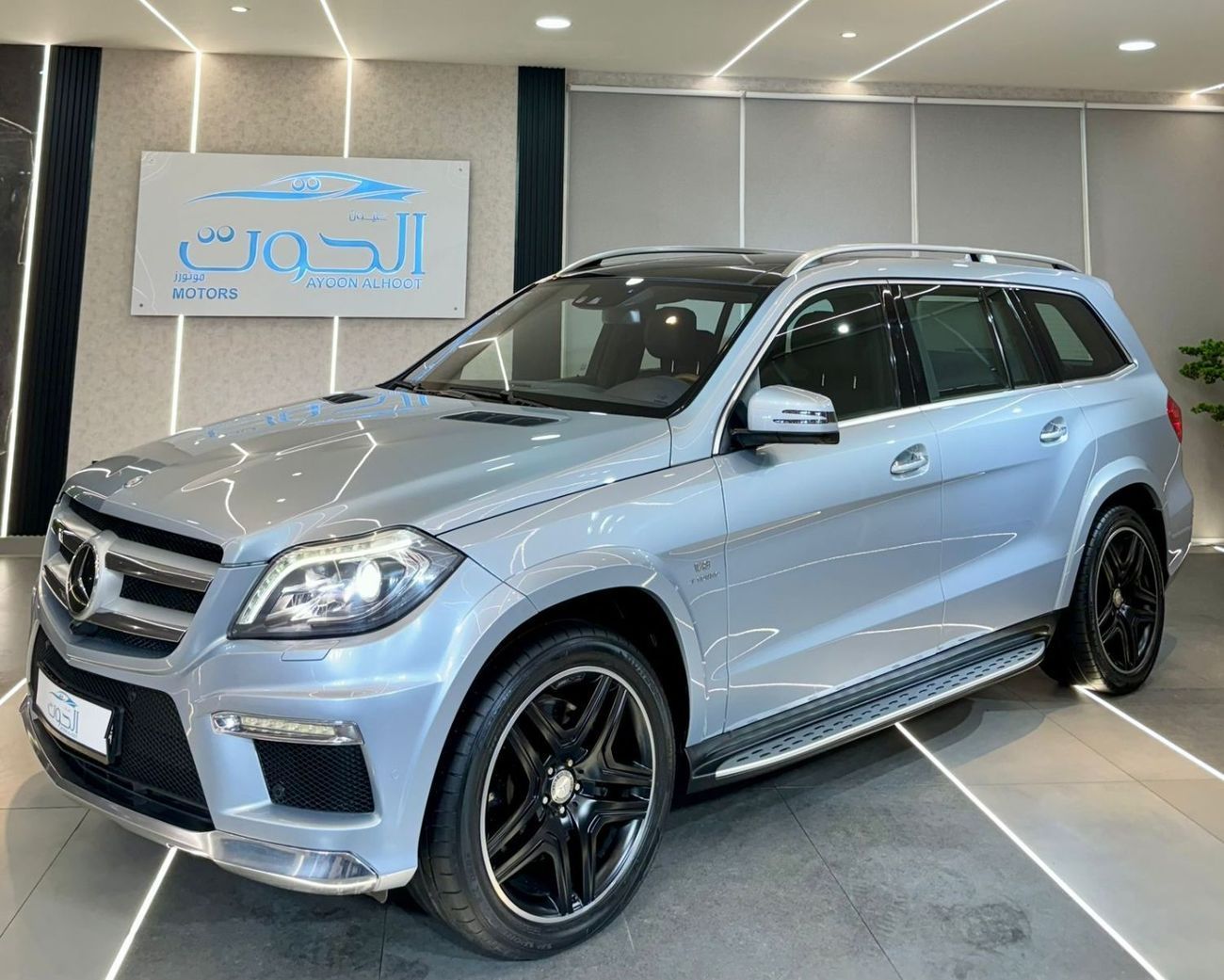 Mercedes-Benz GL 500 Std 4.7L AMG MERCEDES GL500 V8 || GCC || ACCIDENT FREE || AMAZING CONDITION II FULLY LOADED || LOW M