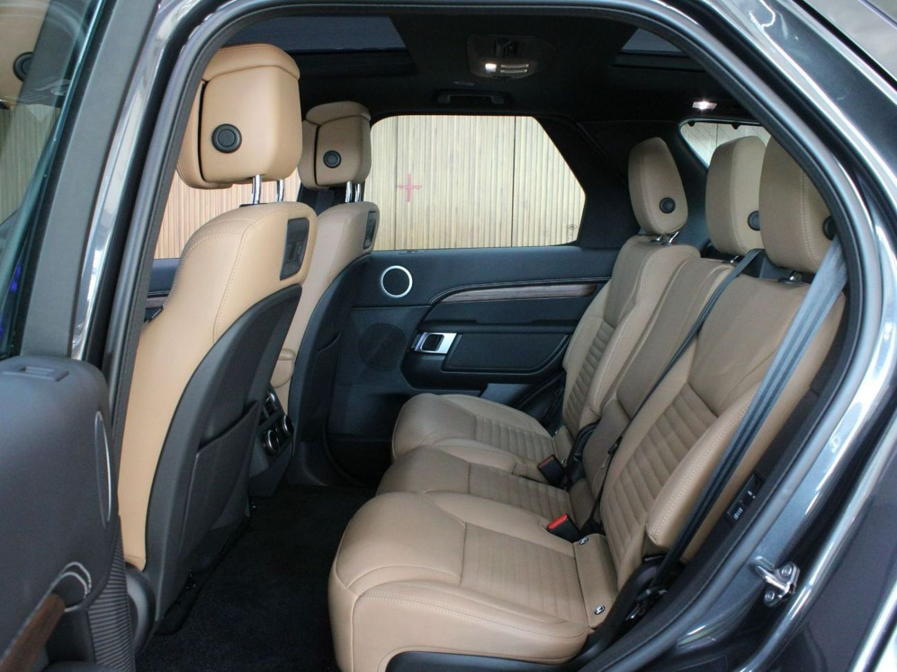 لاند روفر دسكفري P360 - DYNAMIC HSE | GCC Specs