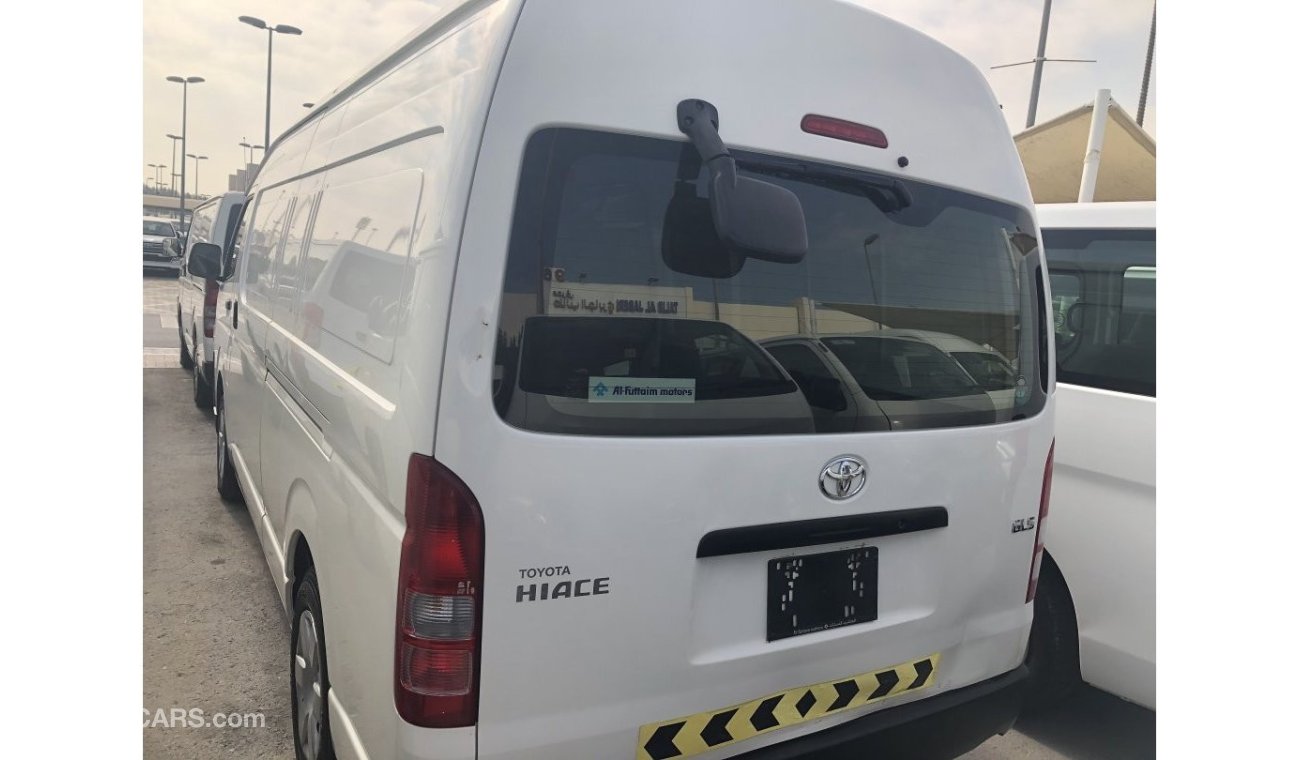 تويوتا هاياس Toyota Hiace Highroof Van 2017. Excellent condition