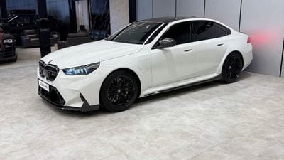 BMW M5 G90 - GCC Specs with dealer warranty and service