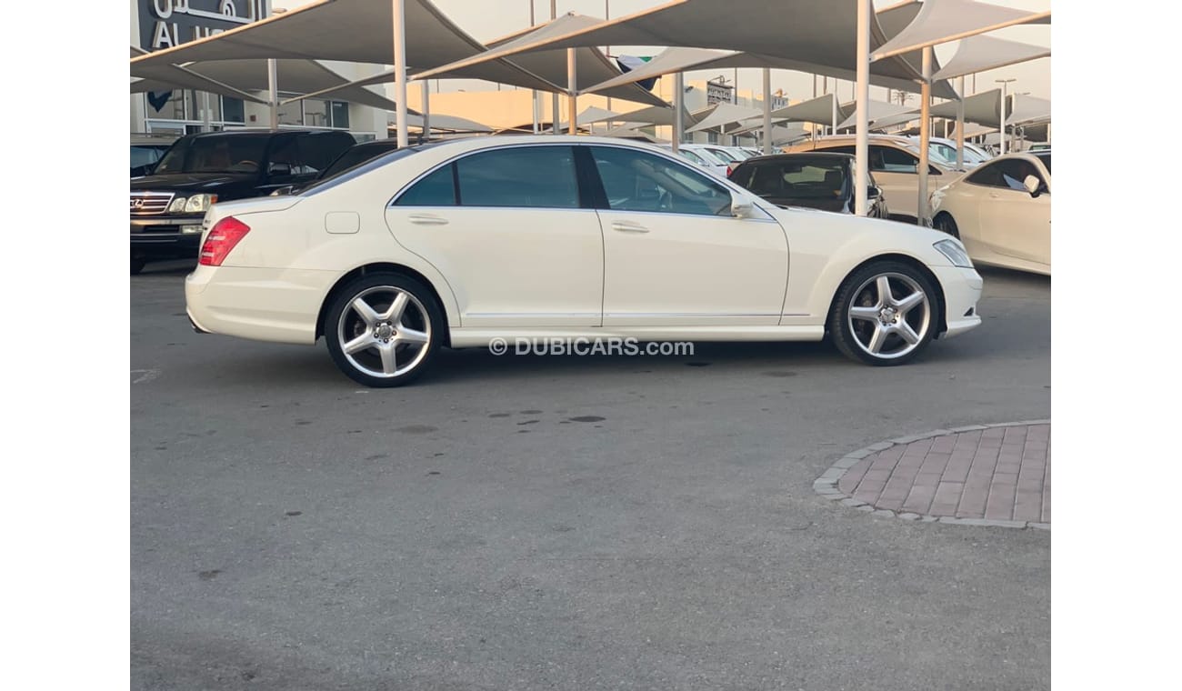 Mercedes-Benz S 500 Mercedes benz S500 model 2009 GCC car prefect condition full option low mileage  panoramic roof lea