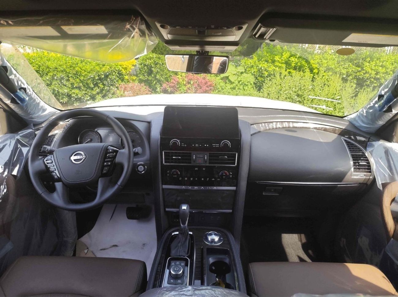 Nissan Armada NISSAN ARMADA PLATINUM V8 5.6L (400HP)