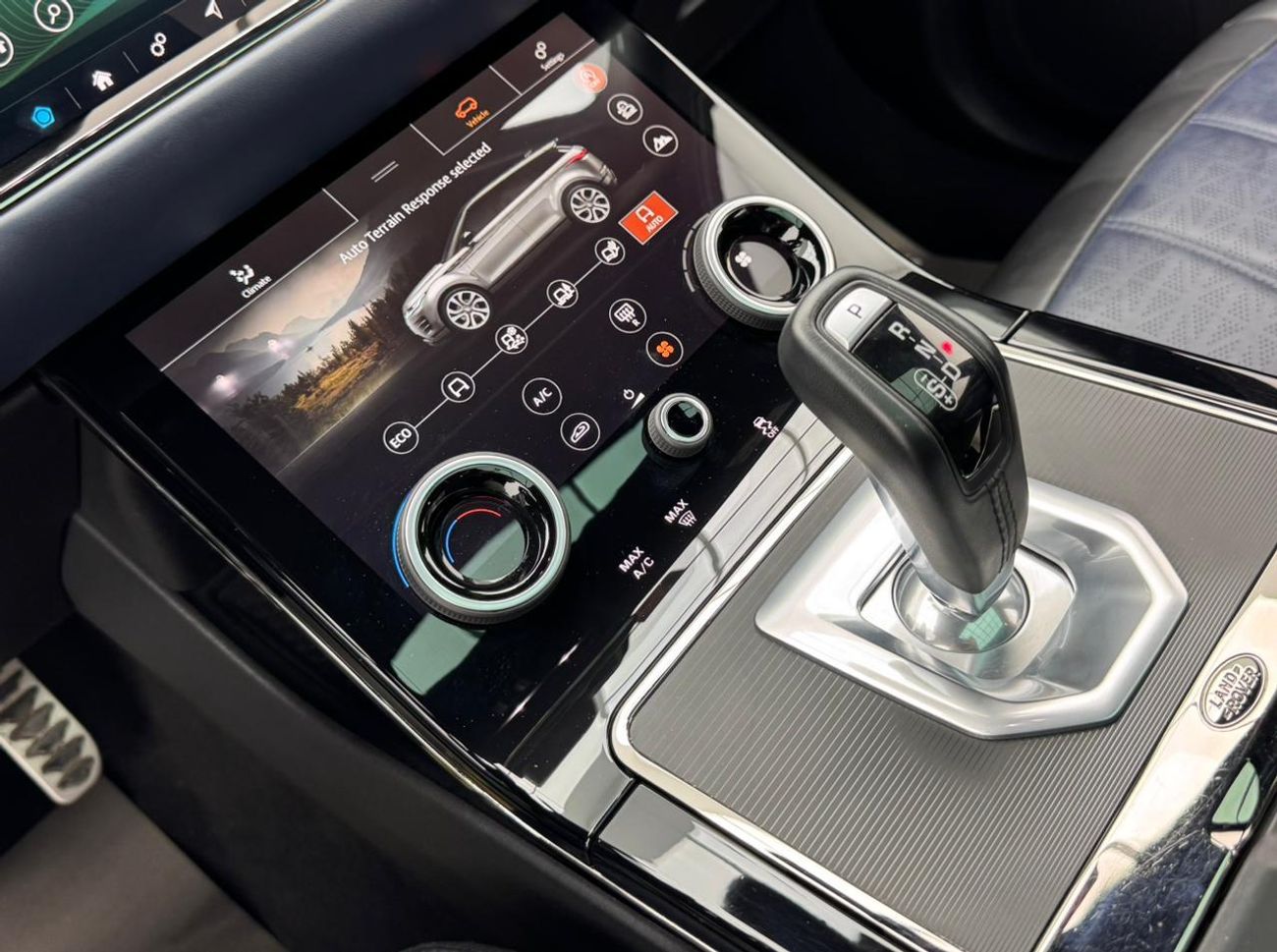 Land Rover Range Rover Evoque P250 R-Dynamic HSE 2.0L 2020 Range Rover Evoque P250 R-Dynamic HSE, 1 Year Warranty, Full Service Hi