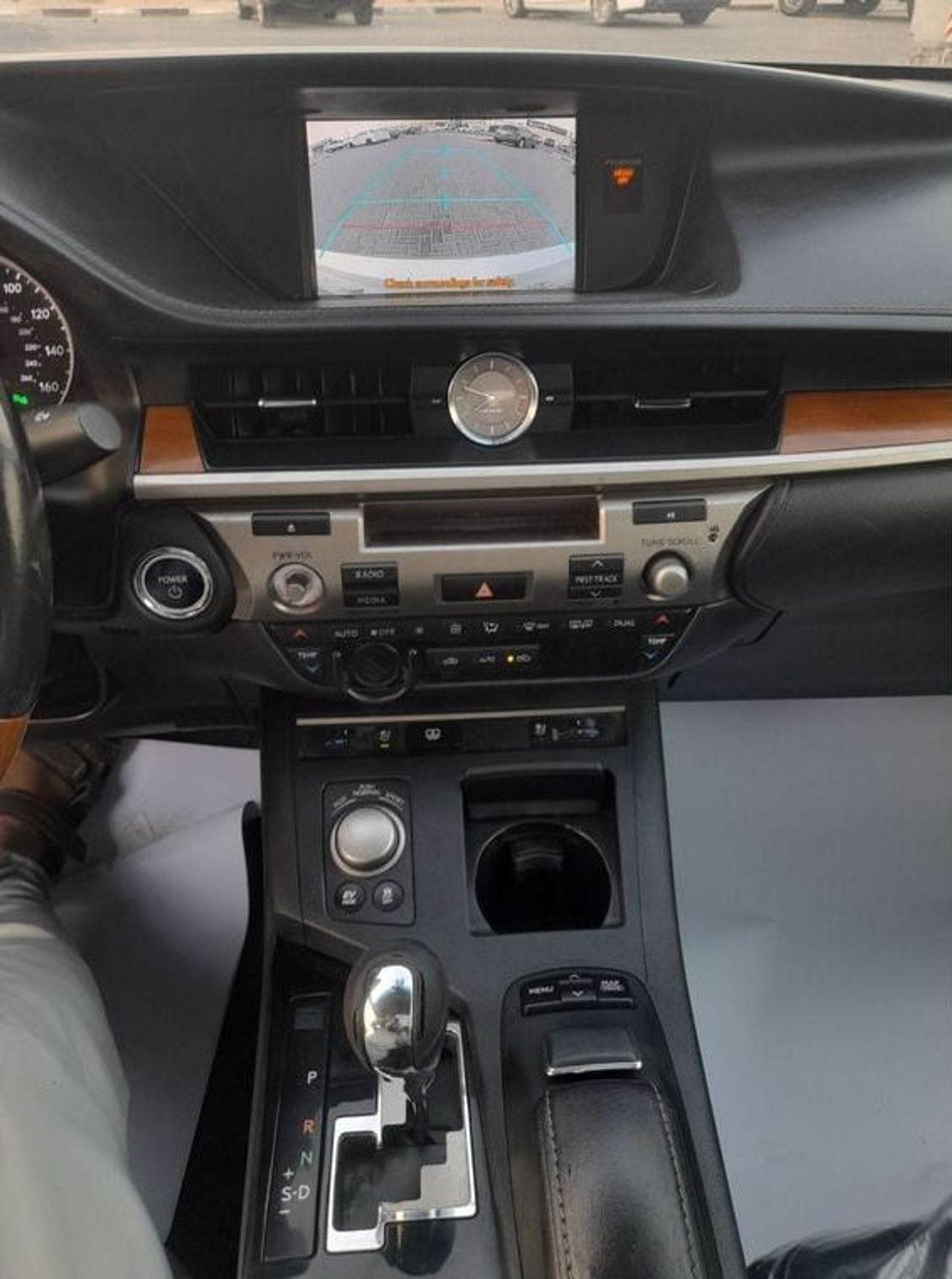 لكزس ES300h Lexus Es300h 2013 hybrid