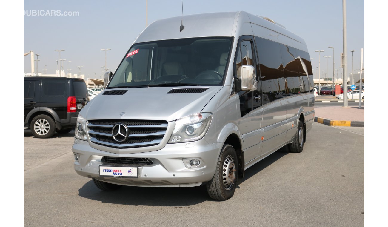 مرسيدس بنز سبرينتر 21 SEATER LUXURY PASSENGER VAN 2015 LOW MILEAGE WITH GCC SPECS