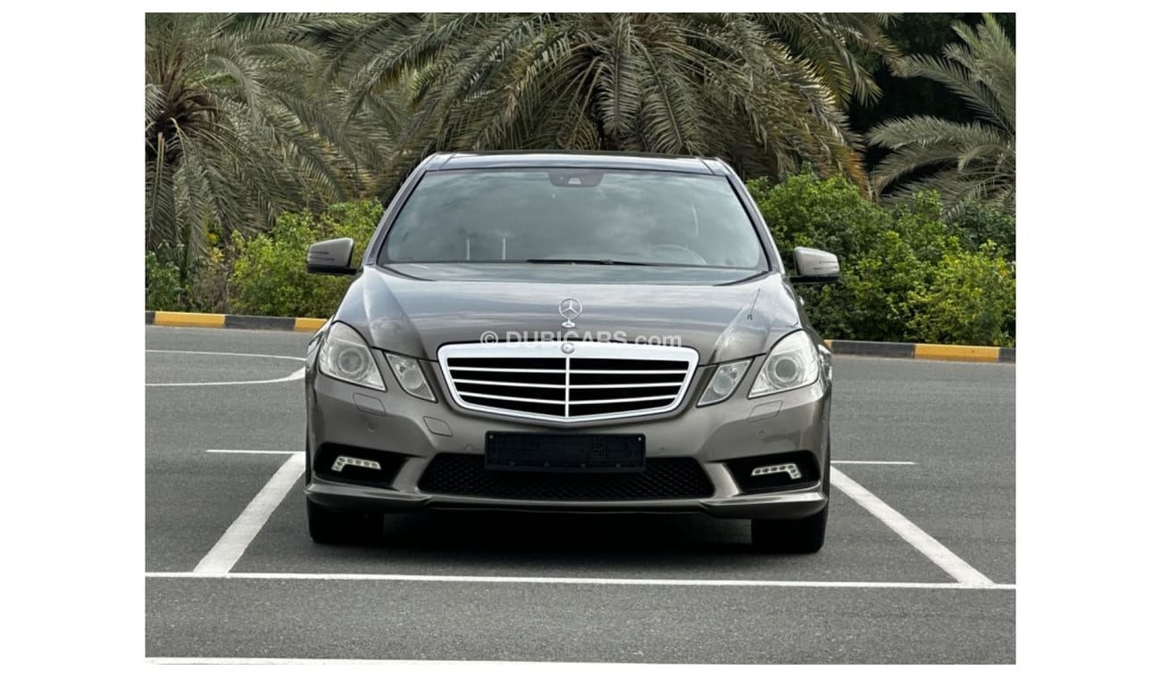 Mercedes-Benz E 250 Model 2010 GCC CAR PERFECT CONDITION INSIDE AND OUTSIDE FULL OPTION PANORAMIC ROOF LEATHER SEATS NAV