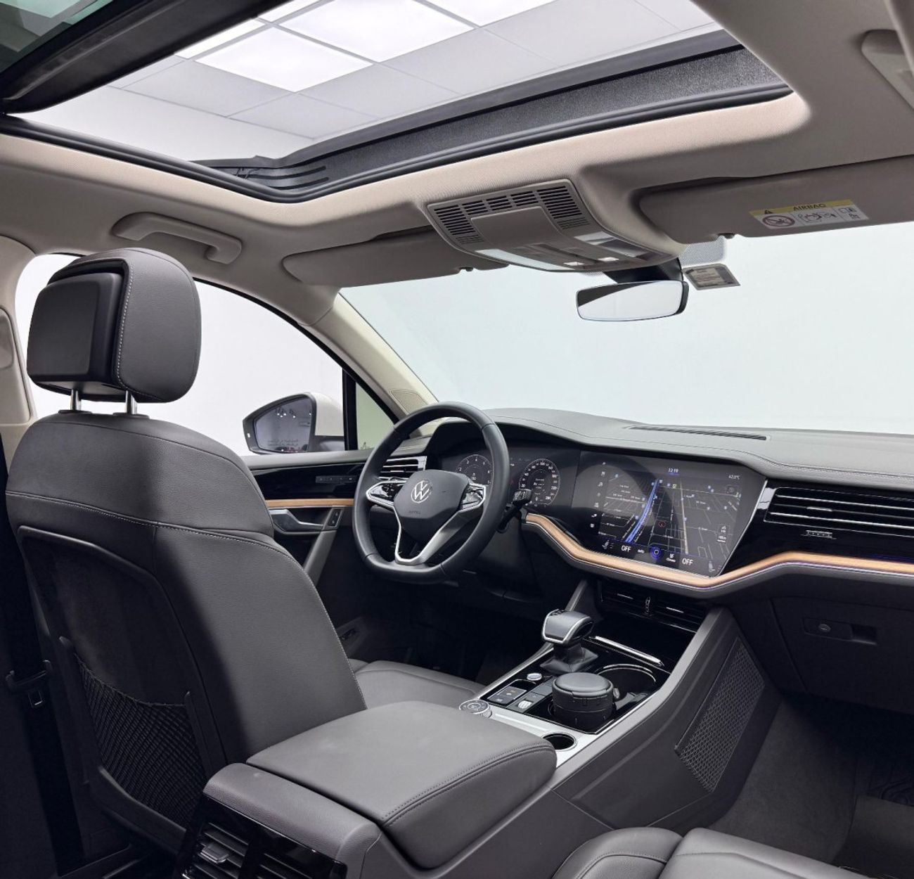 فولكس واجن طوارق Atmosphere 3.0L 2021 Volkswagen Touareg Atmosphere, 2026 VW Warranty, Full VW Service History, Low K