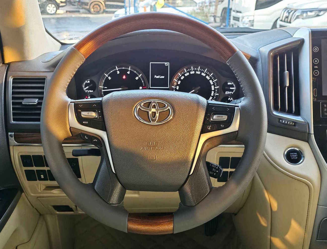 Toyota Land Cruiser VXR // V8 / 5.7 // 23 SHAPE // FULL OPTION (LOT #  24746)