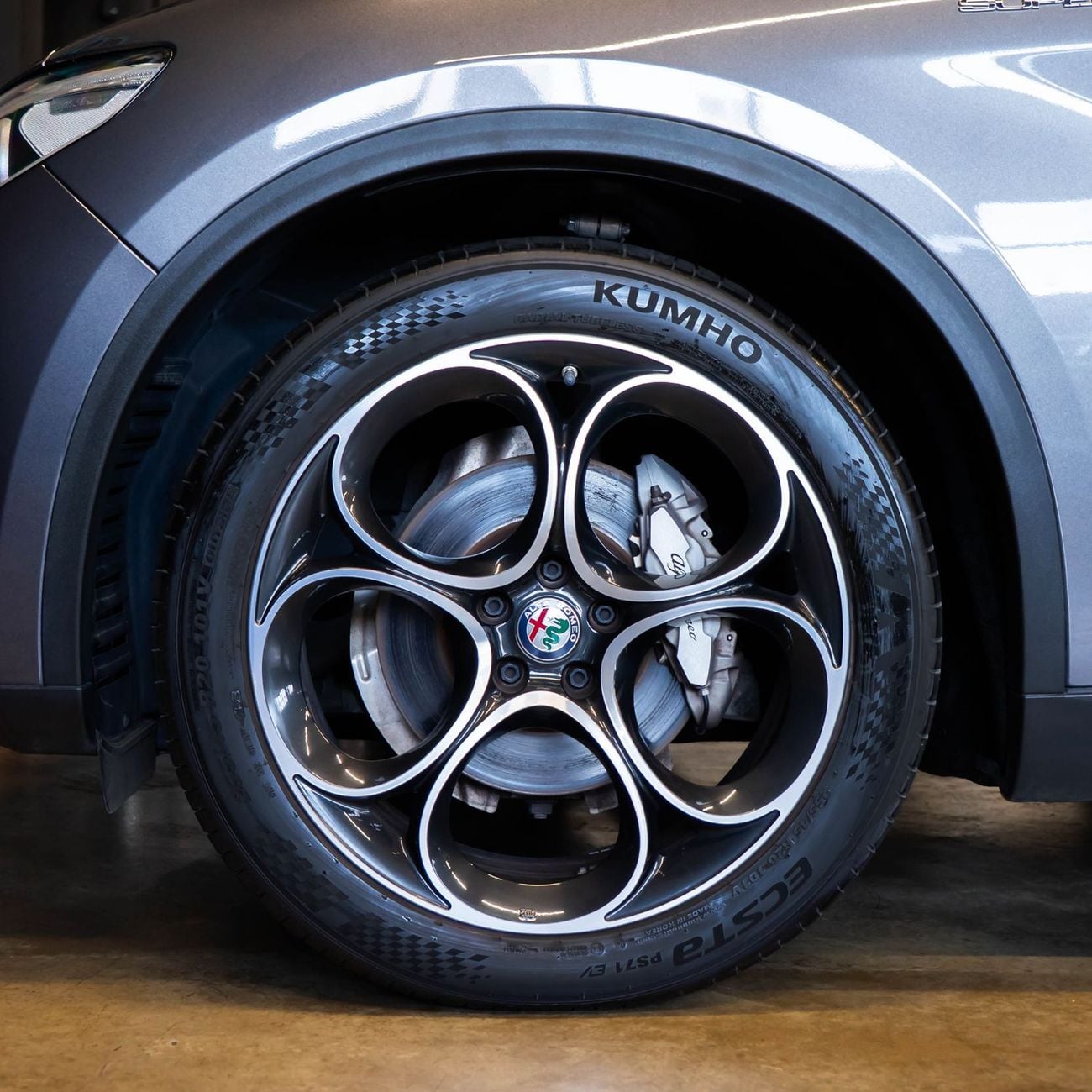 Alfa Romeo Stelvio SUPER AED 1,321 P.M • 0% Downpayment • Alfa Romeo Stelvio • 1 Year Warranty