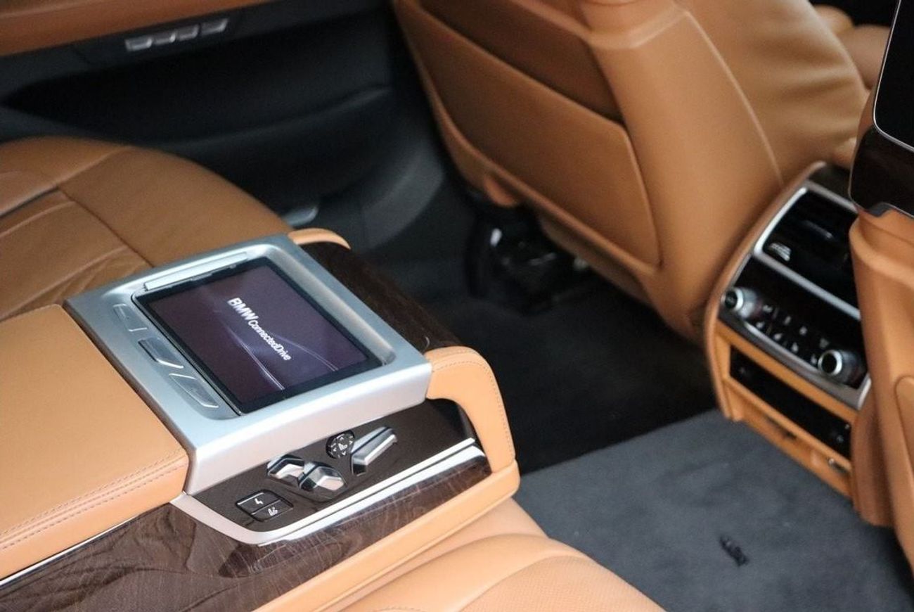 بي أم دبليو 740Li Exclusive 3.0L (335 HP) BMW 740LI VIP / 2017 / GCC / Free Accident/ V6