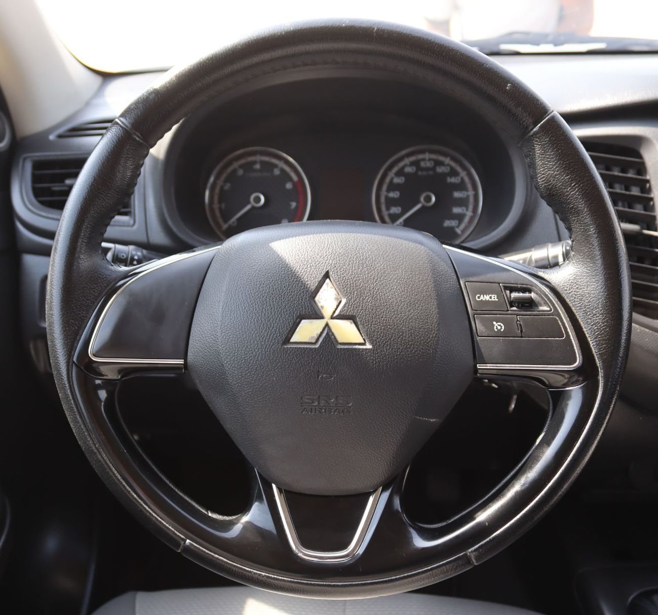 Mitsubishi L200 GL 2.5L Double Cab Utility 4WD Mitsubishi L200 - 2020 - GCC- Accident-free - 2.5L- 4X4 - in excellen