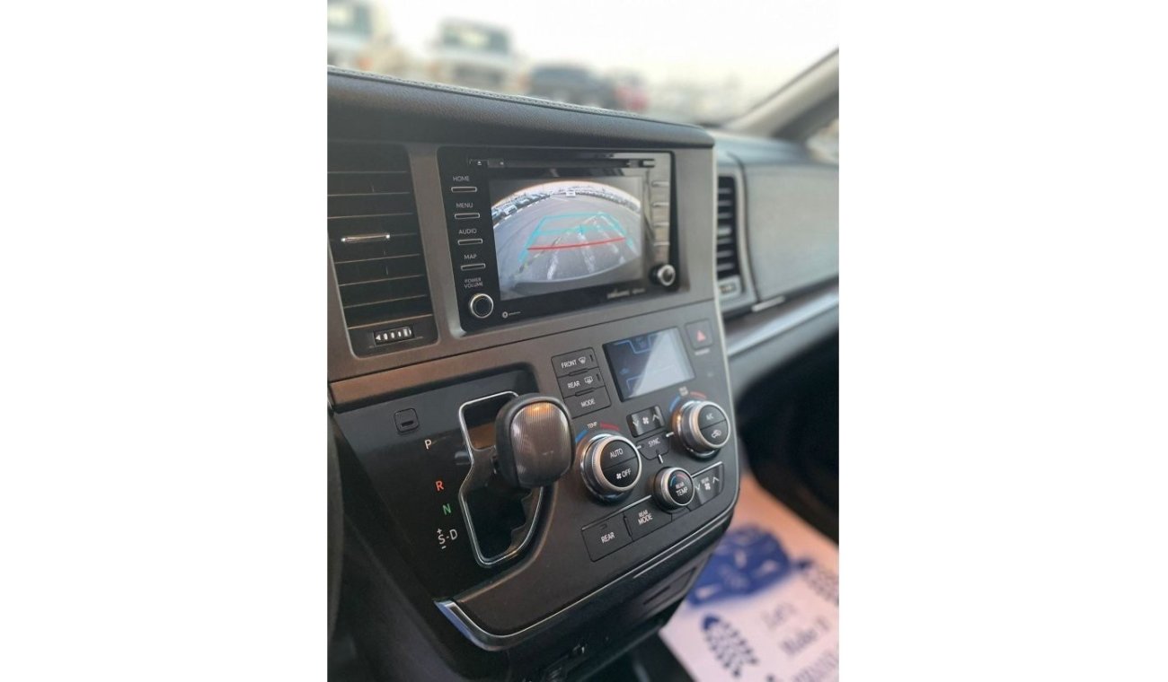 Toyota Sienna “Offer”2019 Toyota Sienna SE Special Edition - Full Option Automatic - 7 Seater - 3 Keys - UAE PASS
