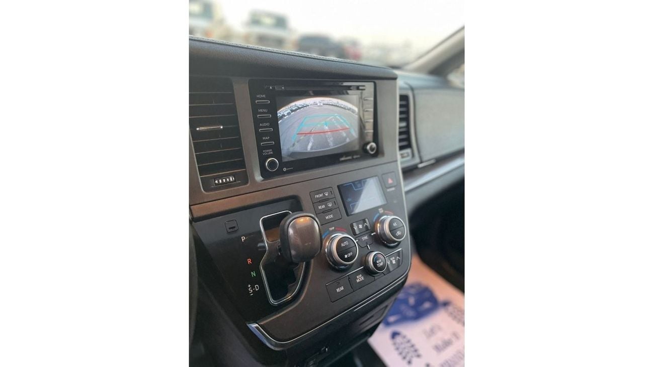 Toyota Sienna “Offer”2019 Toyota Sienna SE Special Edition - Full Option Automatic - 7 Seater - 3 Keys - UAE PASS