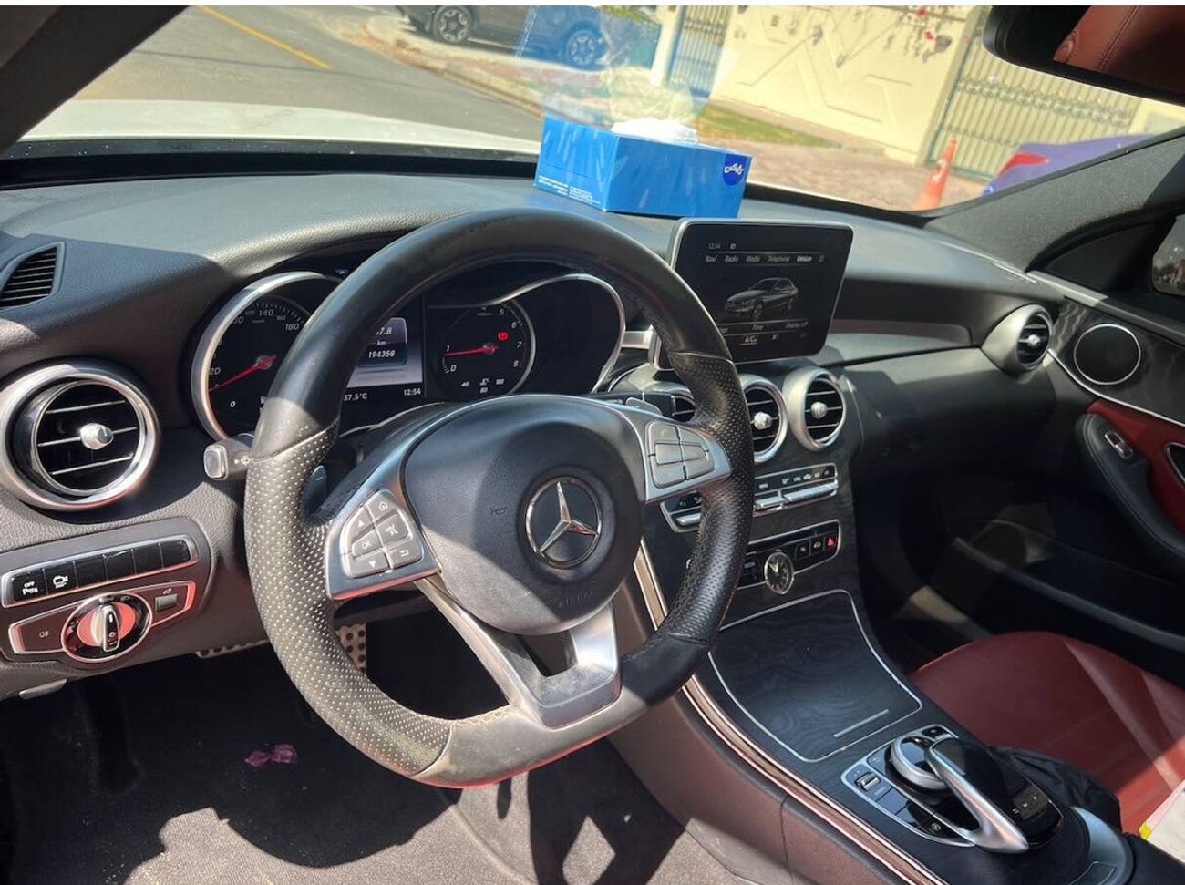 Mercedes-Benz C 200 صبغ  وسرفس الوكاله، عقد صيانه ضمان سنه