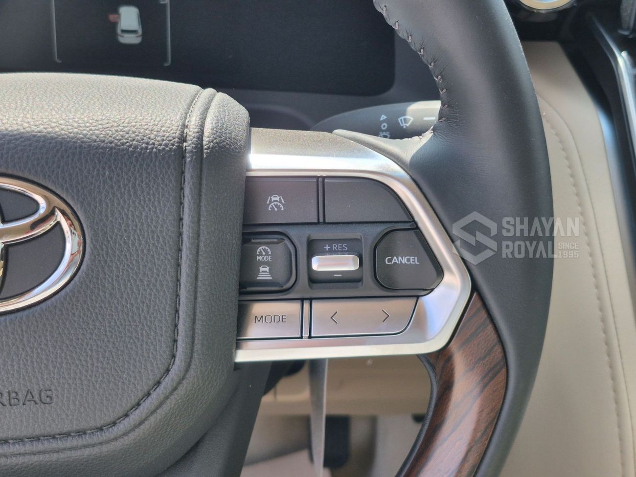 تويوتا لاند كروزر LC300 4.0L PETROL V6 GX-R FULL WITH-RDR AT 7S 2025MY