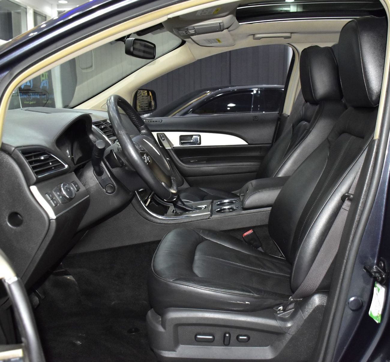 لينكولن ام كى اكس EXCELLENT DEAL for our Lincoln MKX AWD ( 2013 Model ) in Grey Color GCC Specs