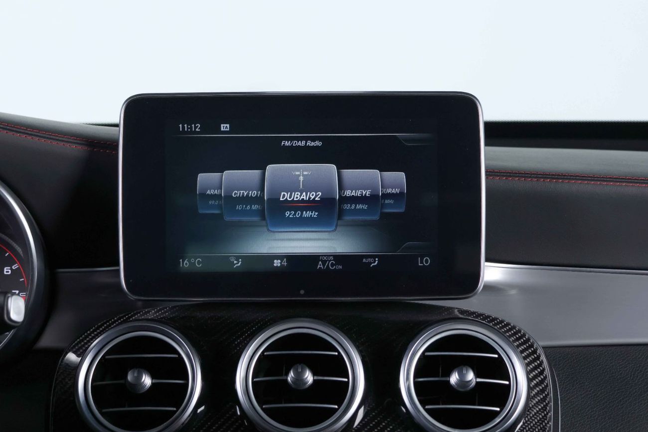 مرسيدس بنز GLC 63 S AMG 2019-MERCEDES BENZ GLC 63 S AMG 4Matic+-WARRANTY AND SERVICE CONTRACT TILL 12/2026-GCC