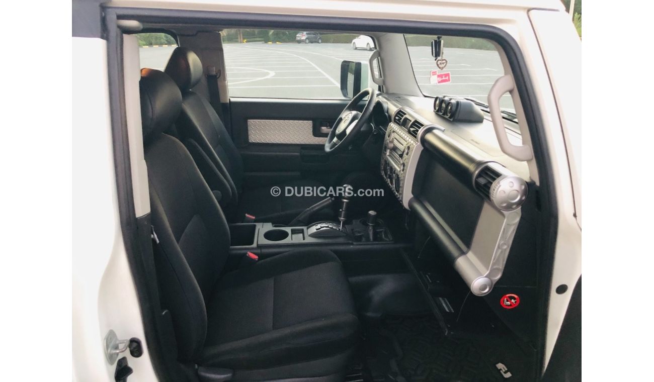 تويوتا إف جي كروزر موديل 2010 خليجي حاله ممتازه جدا من الداخل والخارج فل مواصفات