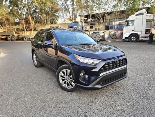 Toyota RAV4 XLE Full options premium