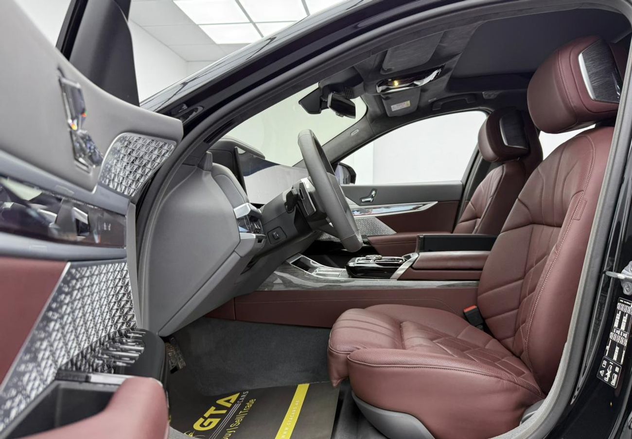 BMW 760i 2025 BMW 760i xDrive ,AGMC Warranty ,Service Contract ,Full Agency Service History ,Excellent Condit