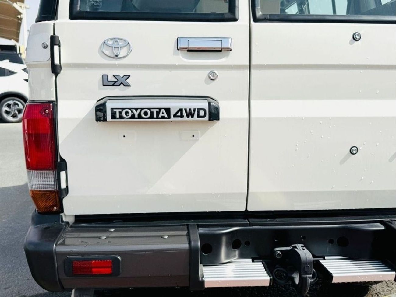 Toyota Land Cruiser 70 TOYOTA LAND CRIUSER 5 DOOR 4.2L DIESEL M/T WHITE COLOR 2025