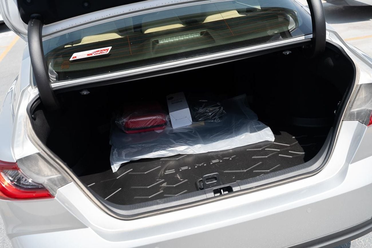 Toyota Camry LE Hybrid 2.5L 2026
