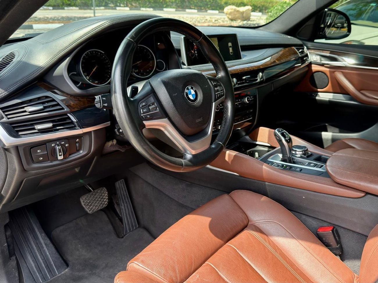 BMW X6 XDRIVE50i EXCLUSIVE Luxury BMW X6 2016 GCC Xdrive FULL OPTIONS ORIGINL PAINT FULL SERVICE HI