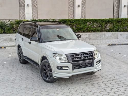 ميتسوبيشي باجيرو MODIFIED SIGNATURE EDITION GLS MID V6 3.5L GCC IN EXCELLENT CONDITION