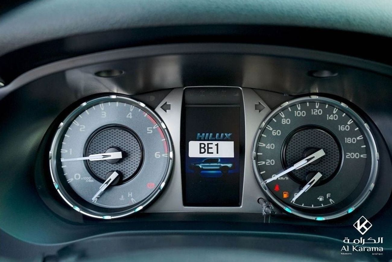 تويوتا هيلوكس 2.4L | SR5 | Manual Drive | 4x4 | Grey Interior