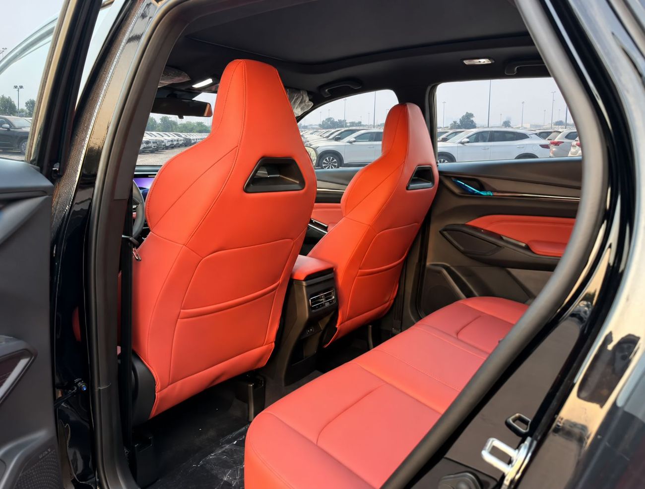 تشنجان x5 بلس  ECTB - 10. شانجان X5 بلس - 1.5 لتر بنزين أوتوماتيكي تيربو - أسود مع برتقالي