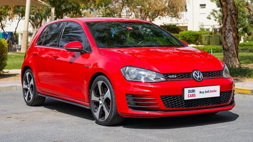 Volkswagen Golf GTI P1 2.0L (220 HP)