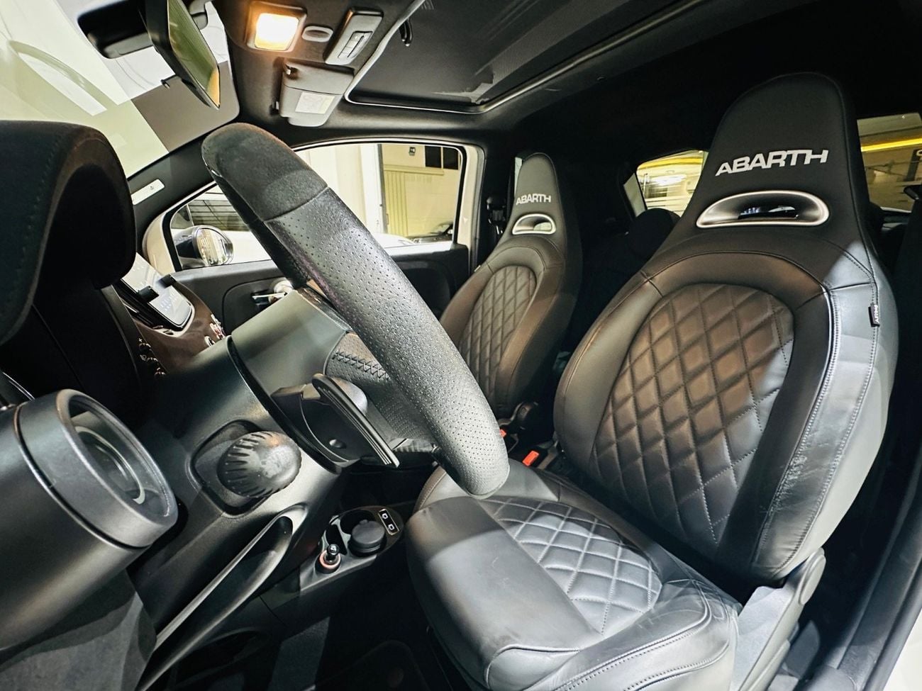 أبارث 695 Turismo