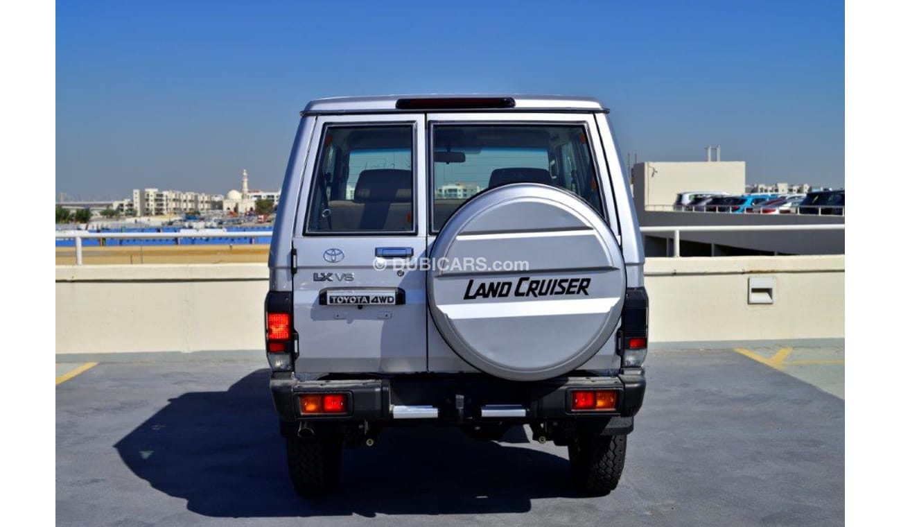 Toyota Land Cruiser 70 V6 4.0L Petrol 4WD 5 Seater Automatic - Mid Option