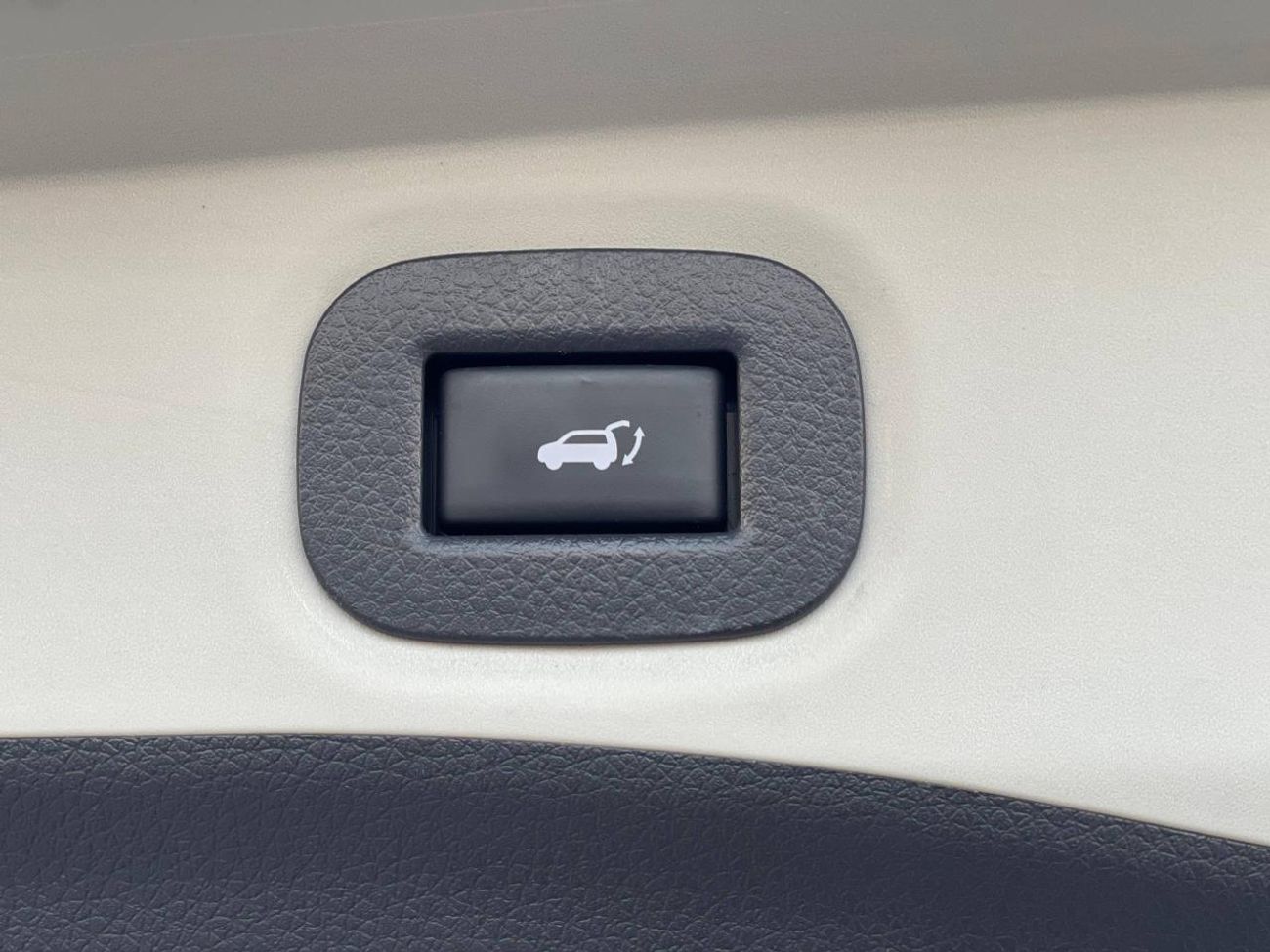 Nissan Rogue SV / V4 2.5L / RADAR / ROAD ASSIST / BIG SCREEN / 4X4 / RIMS / IN PERFECT CONDITION