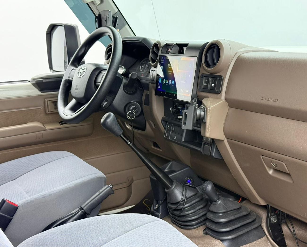 Toyota Land Cruiser 70 LC78 HT DX 2024 Toyota Land Cruiser 78 LX Troopy, Warranty, Low Km, Fully Loaded, Excellent Condition, GCC