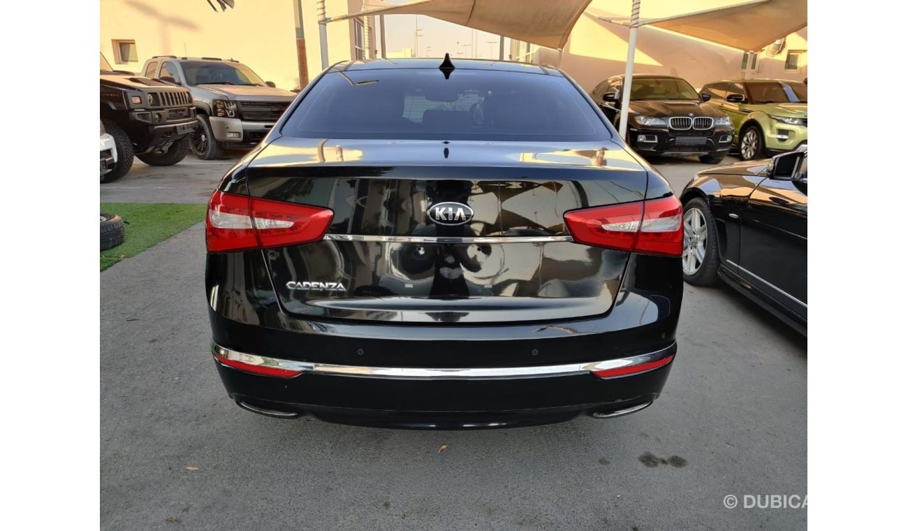 Kia Cadenza KIA cadenza 2014 , full option perfect condition