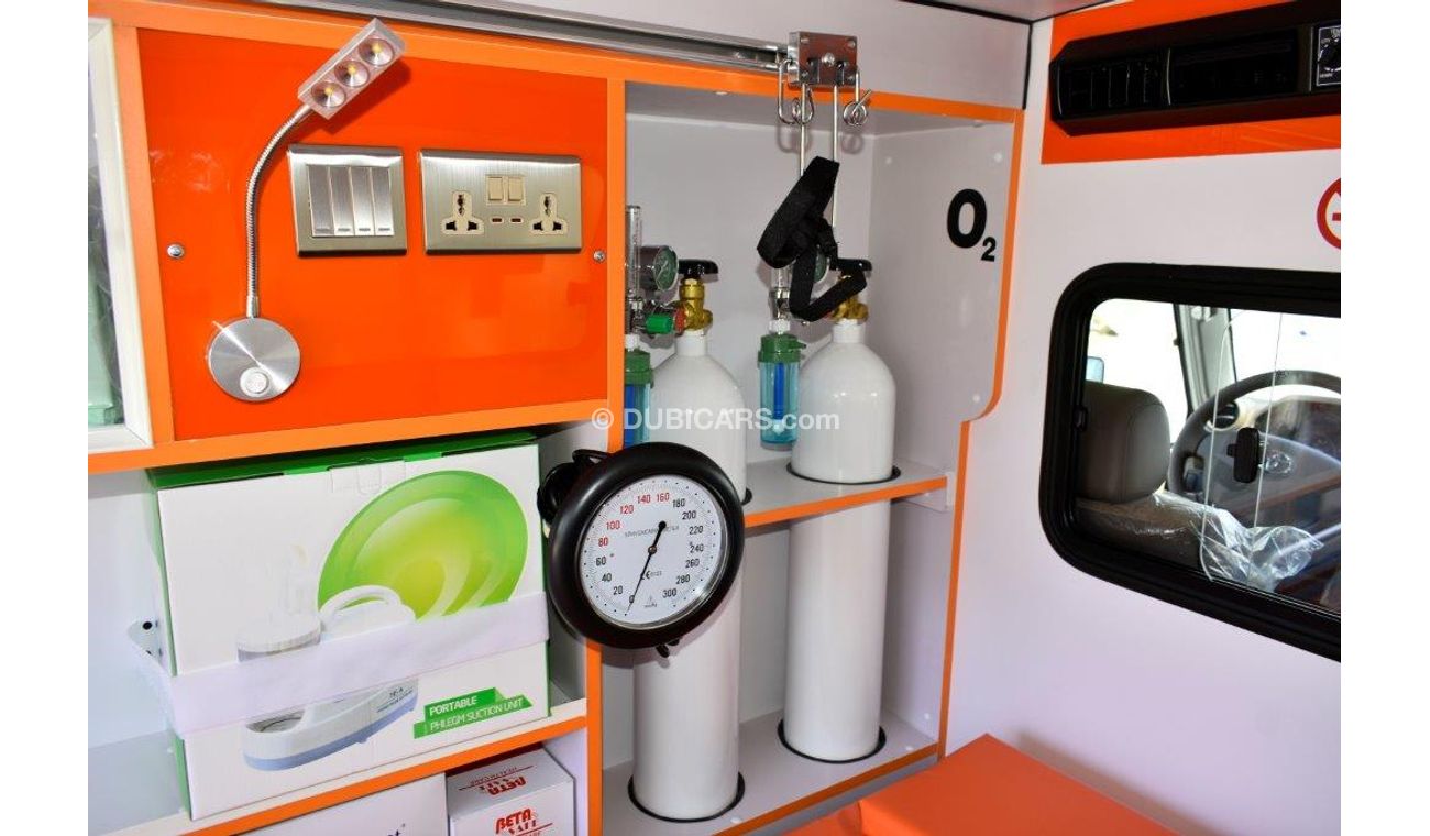 تويوتا لاند كروزر 78 HARDTOP V8 4.5L DIESEL AMBULANCE