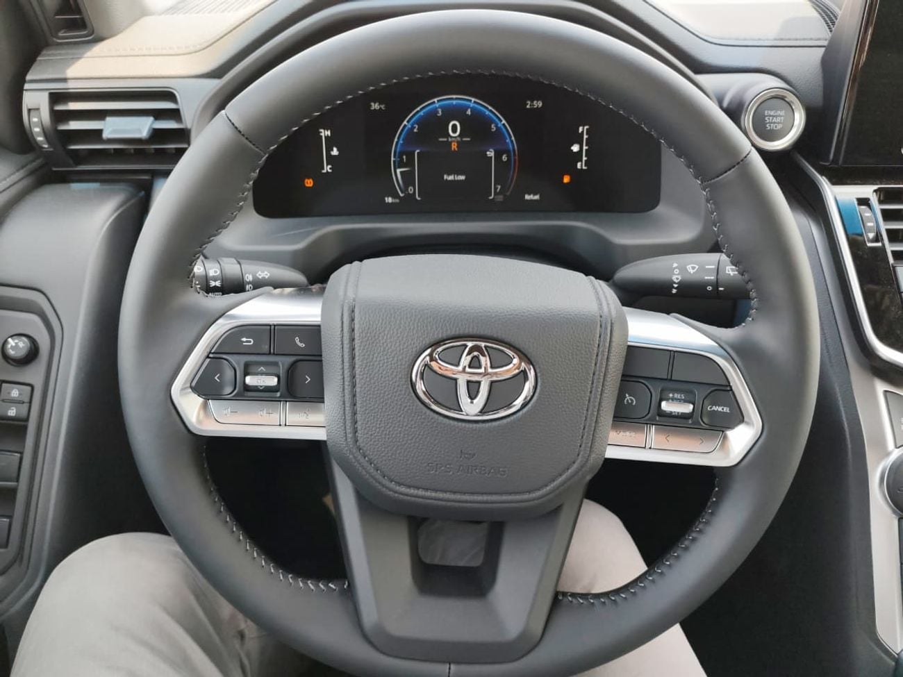 تويوتا لاند كروزر 2025 Toyota Land Cruiser LC300 GXR with Sunroof 4.0L V6 Petrol A/T 4WD Export Only