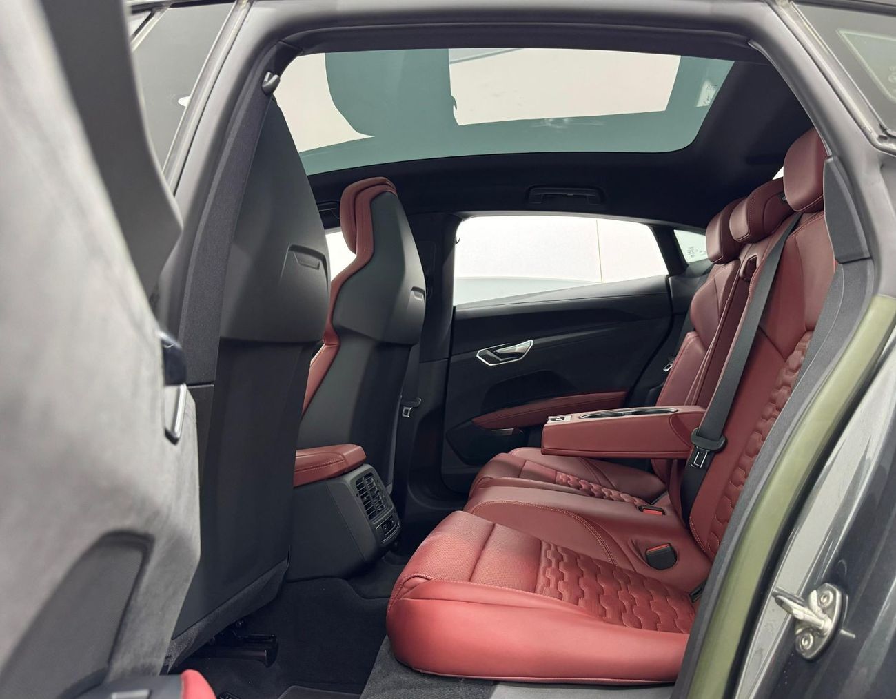 Audi etron GT 2023 Audi E-Tron GT, June 2028 Audi Warranty + Service Pack, Full Options, Low Kms, GCC