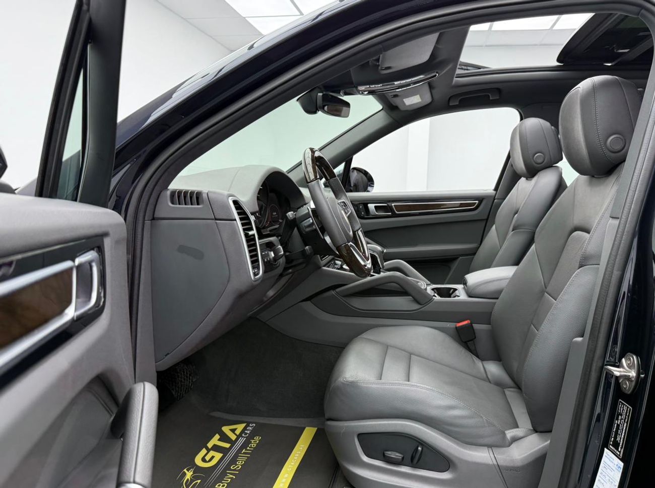 بورش كايان Std 3.0L (340 HP) 2022 Porsche Cayenne, Warranty, Full Porsche Service History, Very Low Km, Fully L