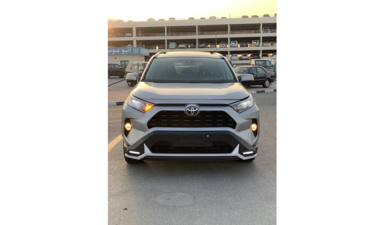 تويوتا راف ٤ XLE PUSH & STOP ENGINE FULL OPTION 2.5L V4 2019 AMERICAN SPECIFICATION