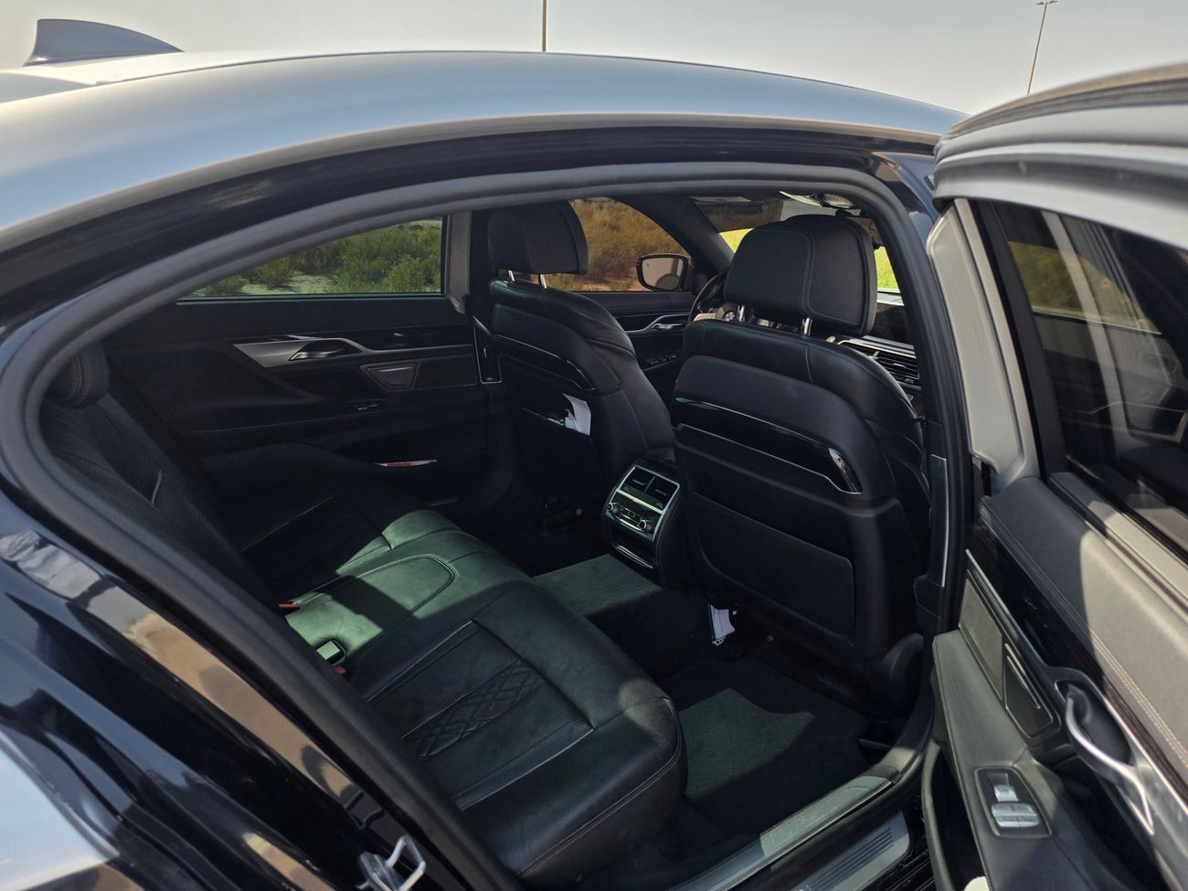 بي أم دبليو 740i