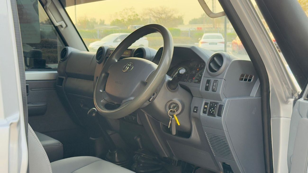 Toyota Land Cruiser Pick Up AFTER MARKET MODIFIED | SINGLE CABIN | 4.5L DIESEL ENGINE | MANUAL TRANSMISSION | RHD