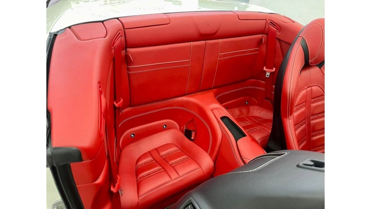 Ferrari California Std *Like New* 2015 Ferrari California T, Full Ferrari History, Warranty, Low Kms, GCC