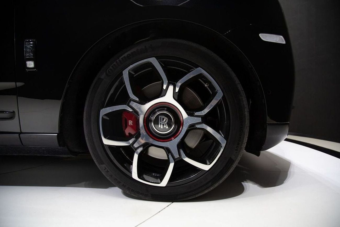 رولز رويس كولينان BLACK BADGE