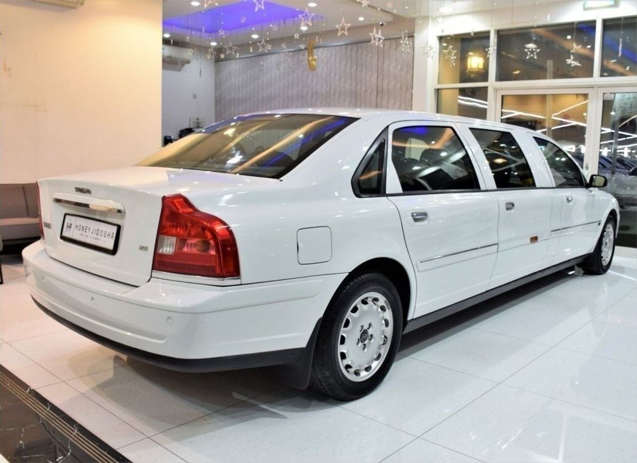 فولفو S80 EXCELLENT DEAL for our Volvo S80 2.9 LIMOUSINE! ( 2004 Model! ) in White Color! GCC Specs