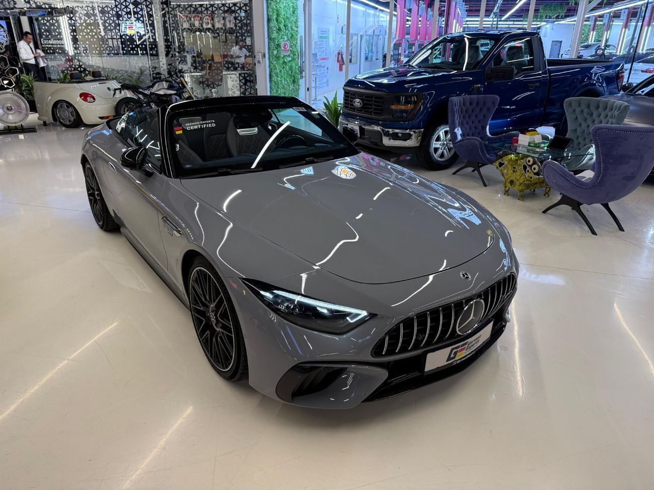 مرسيدس بنز SL 63 AMG 2023 SL63 AMG -Full Service History available - Mint Condition -Carbon Interior and Exterior