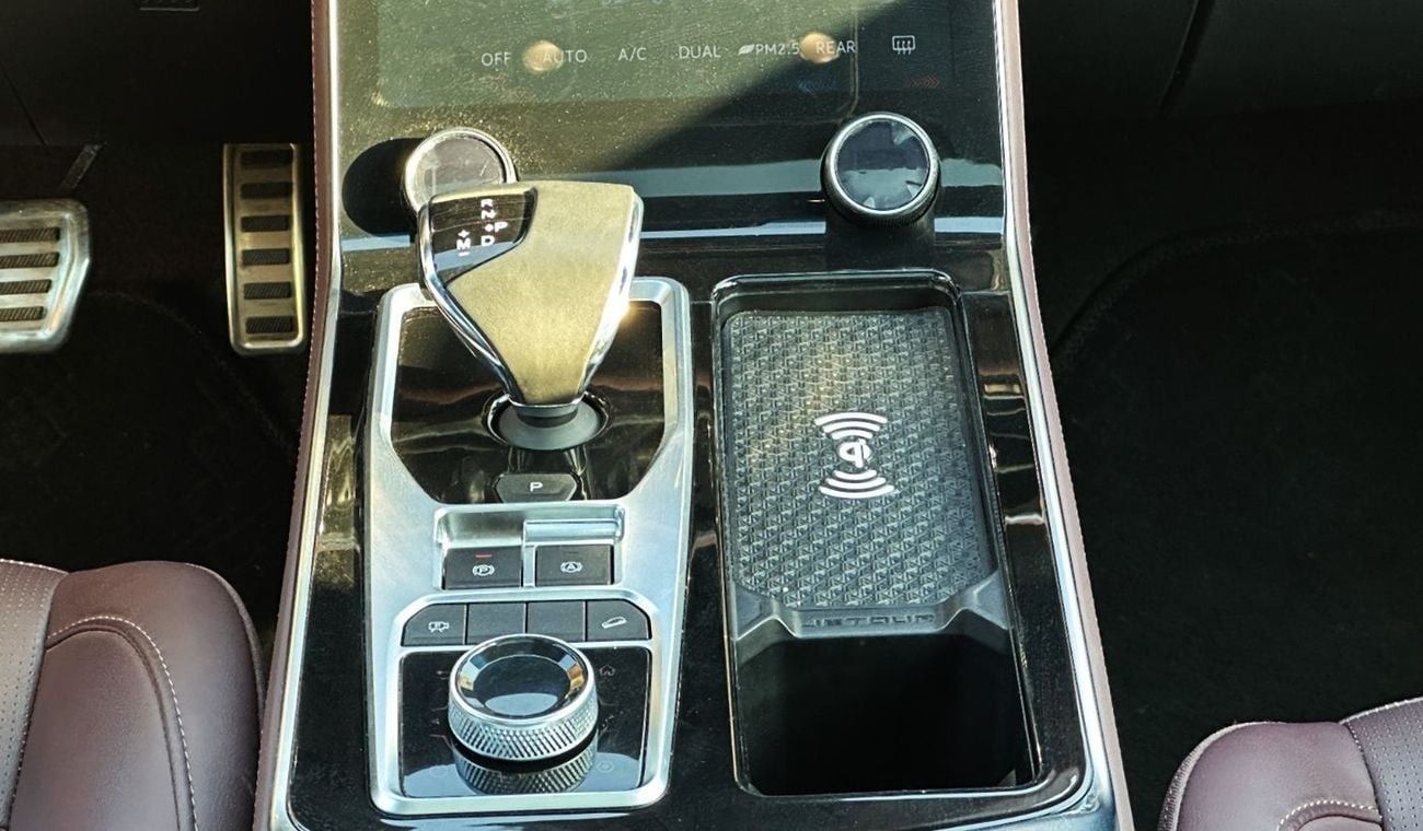 جيتور X90 بلس Luxury 1.6L Turbo 4 Cylinders 2024 Low Mileage Warranty 3 Years