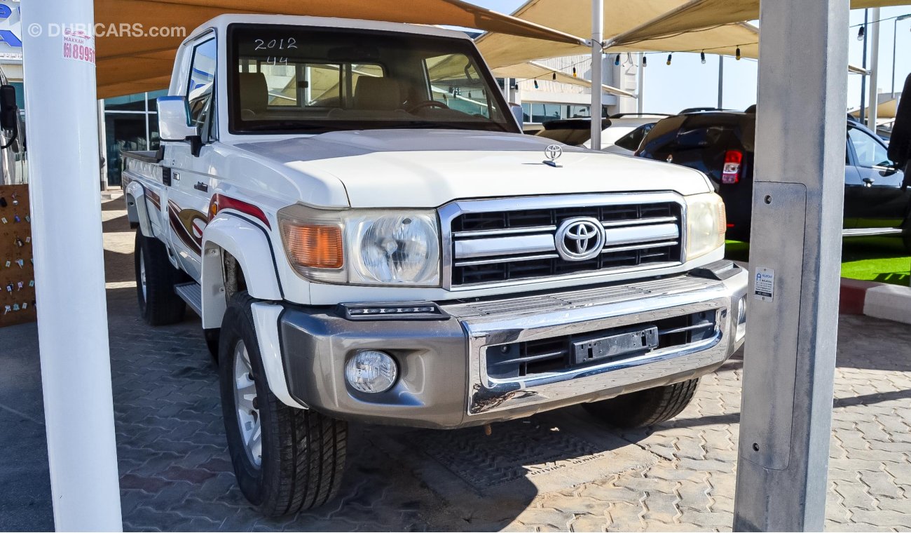 Toyota Land Cruiser Pick Up LX V6