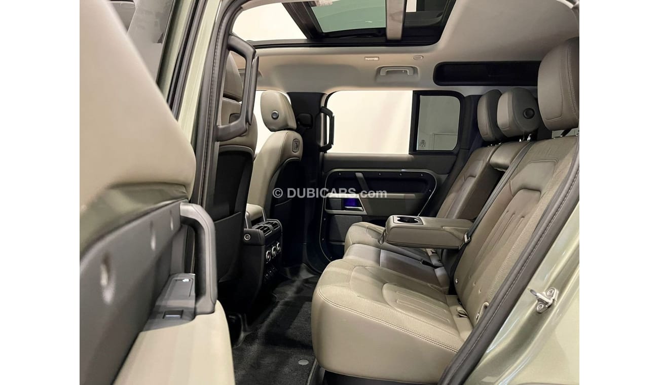 Land Rover Defender 2020 Land Rover Defender 110 P-400 SE, Land Rover Warranty-Service Contract-Service History, GCC